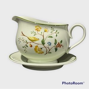 Lineage Gravy Boat with Attached Under-Plate Versatone by Noritake — Vintage